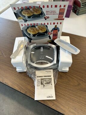 NIB! Vintage 2005 George Foreman Grilling Machine